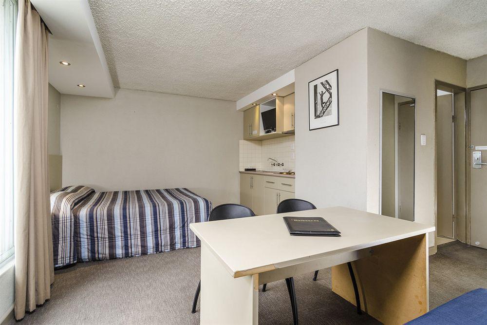 Parkville Place Serviced Apartments เมลเบิร์น ภายนอก รูปภาพ